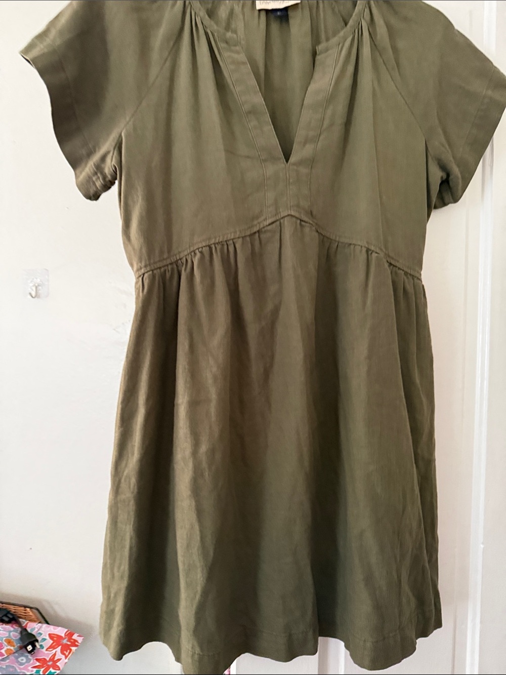 Universal Thread Olive Green V-Neck Tunic Top